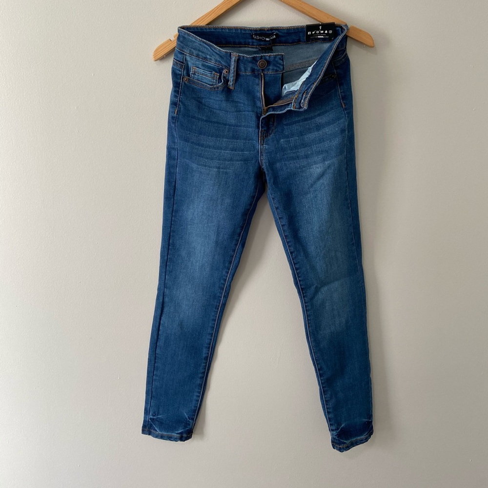 Women’s Dark Blue Super Soft Skinny Jeans (Size: US 1) (Color: Medium Blue)